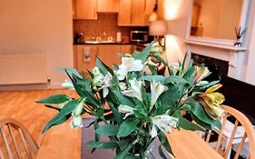 Cosy And Modern Apartment In Central Edinburgh